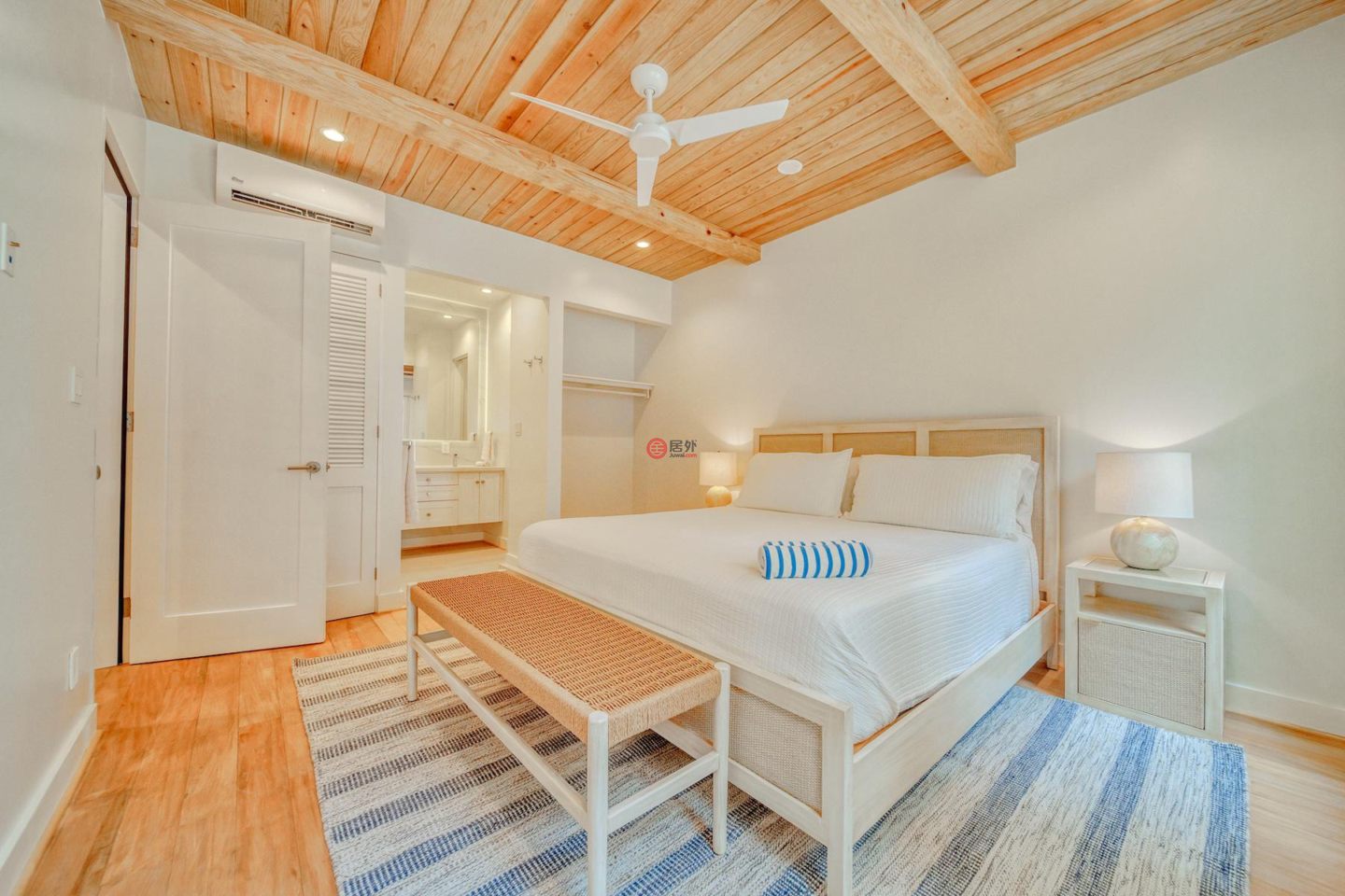 洪都拉斯海湾群岛Roatán的公寓，Oceanfront Condominium D6 Watercolors Resort 3rd Floor Building D，编号76872639