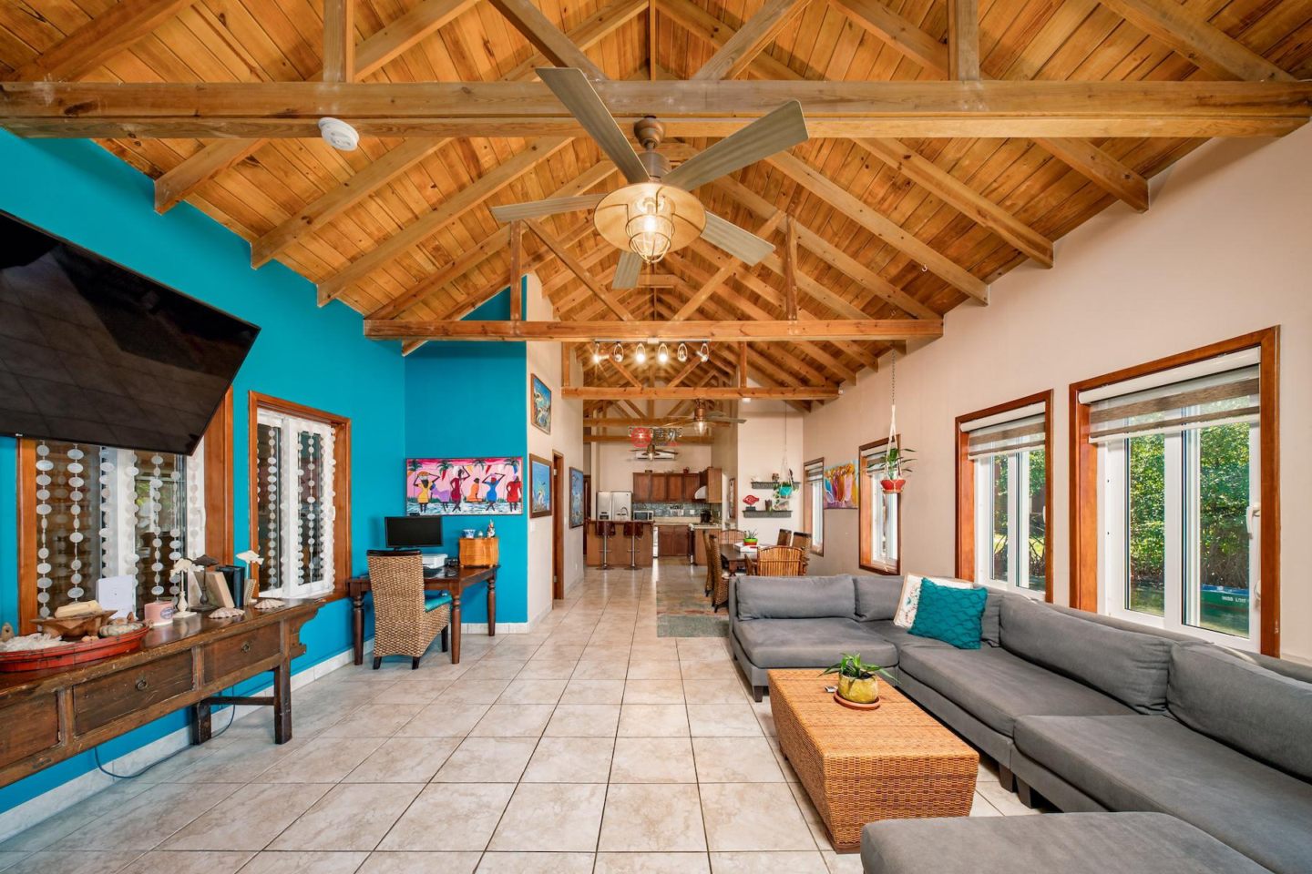 洪都拉斯海湾群岛Roatán的独栋别墅，Unique Over-The-Water Home Anthony's Key Road，编号76655198