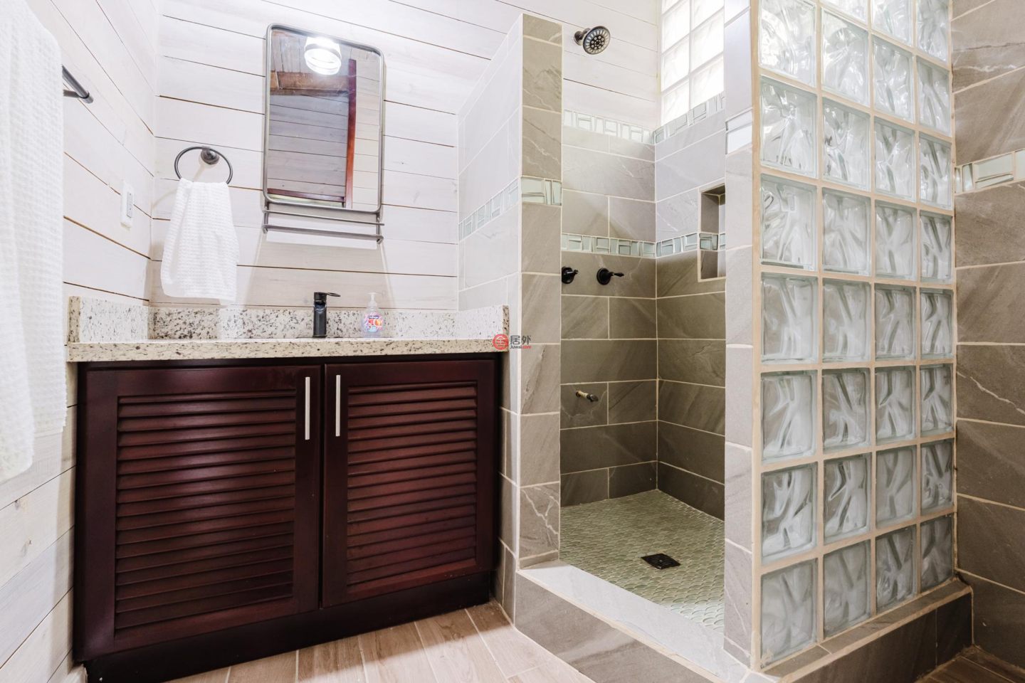 洪都拉斯海湾群岛瓜納哈島的独栋别墅，Ocean View Island Cottage with Boat Dock & Photogenic Views Guanaja，编号78412095