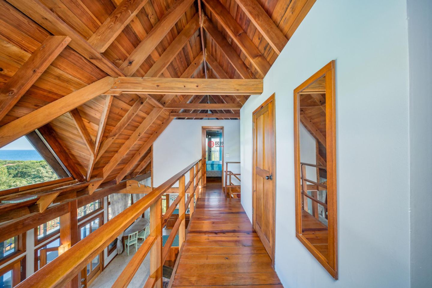 洪都拉斯海湾群岛Roatán的独栋别墅，Ocean View 5 BR Island Style Cottage Flamingo House，编号77263676