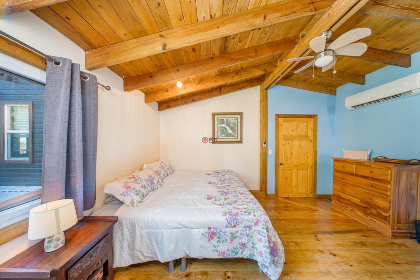 洪都拉斯海湾群岛Roatán的独栋别墅，Ocean View 5 BR Island Style Cottage Flamingo House，编号77263676