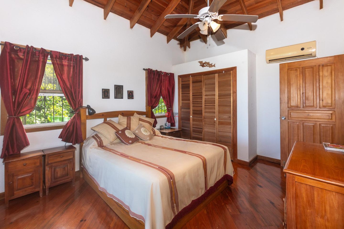 洪都拉斯海湾群岛Roatán的独栋别墅，Charming Garden Hillside 2B/1.5B Home，编号76854666