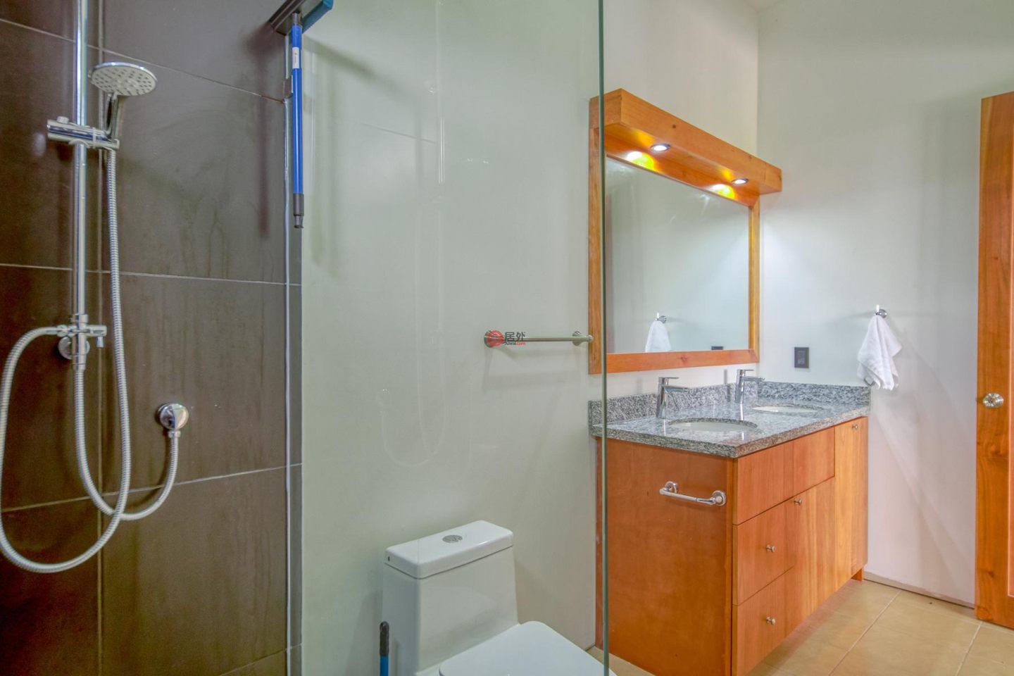 洪都拉斯海湾群岛Roatán的独栋别墅，Spacious 2 Homes in 1 + 2 Pools Coral Views Village，编号77637419