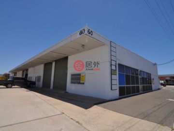 总占地400平方米的仓库