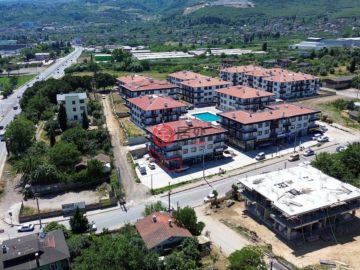 Yalova Kaytazdere'de Anayol ve Köprüye Yakın Site İçinde Dükkan